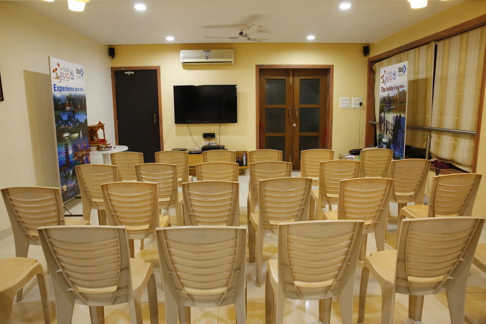 Abhishek Beach Resort And Spa Ganpatipule Exterior photo