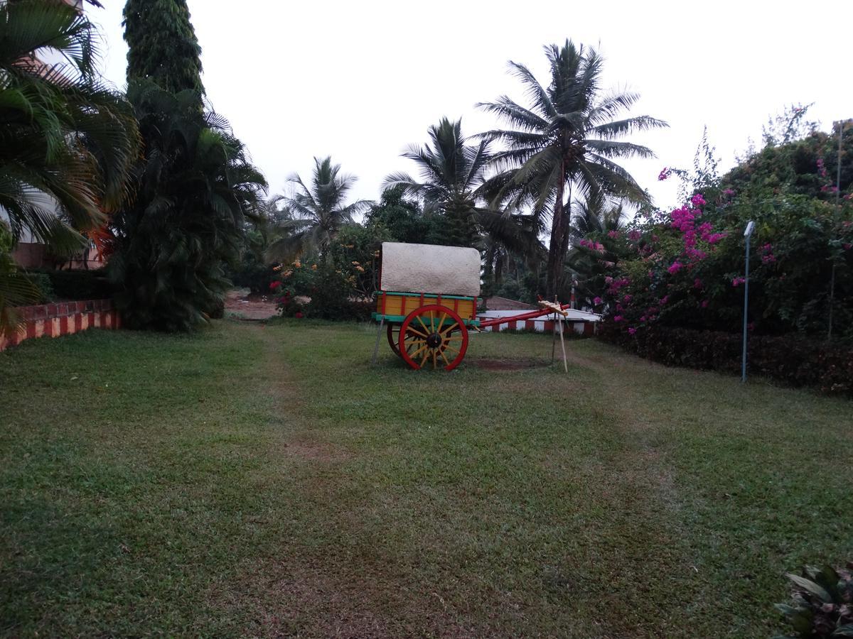 Abhishek Beach Resort And Spa Ganpatipule Exterior photo
