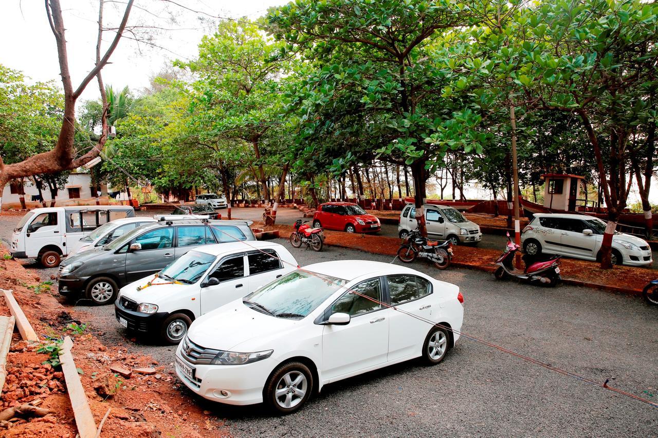 Abhishek Beach Resort And Spa Ganpatipule Exterior photo