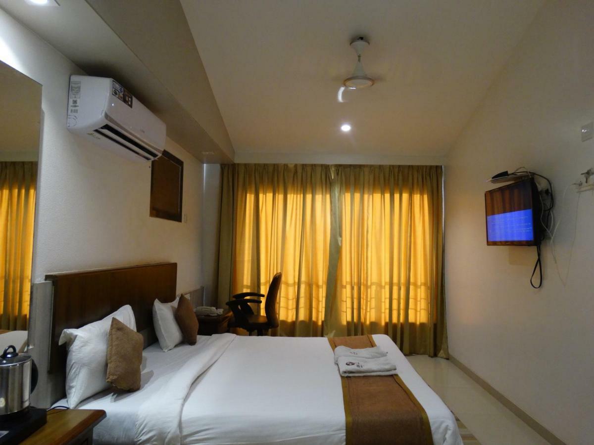 Abhishek Beach Resort And Spa Ganpatipule Exterior photo