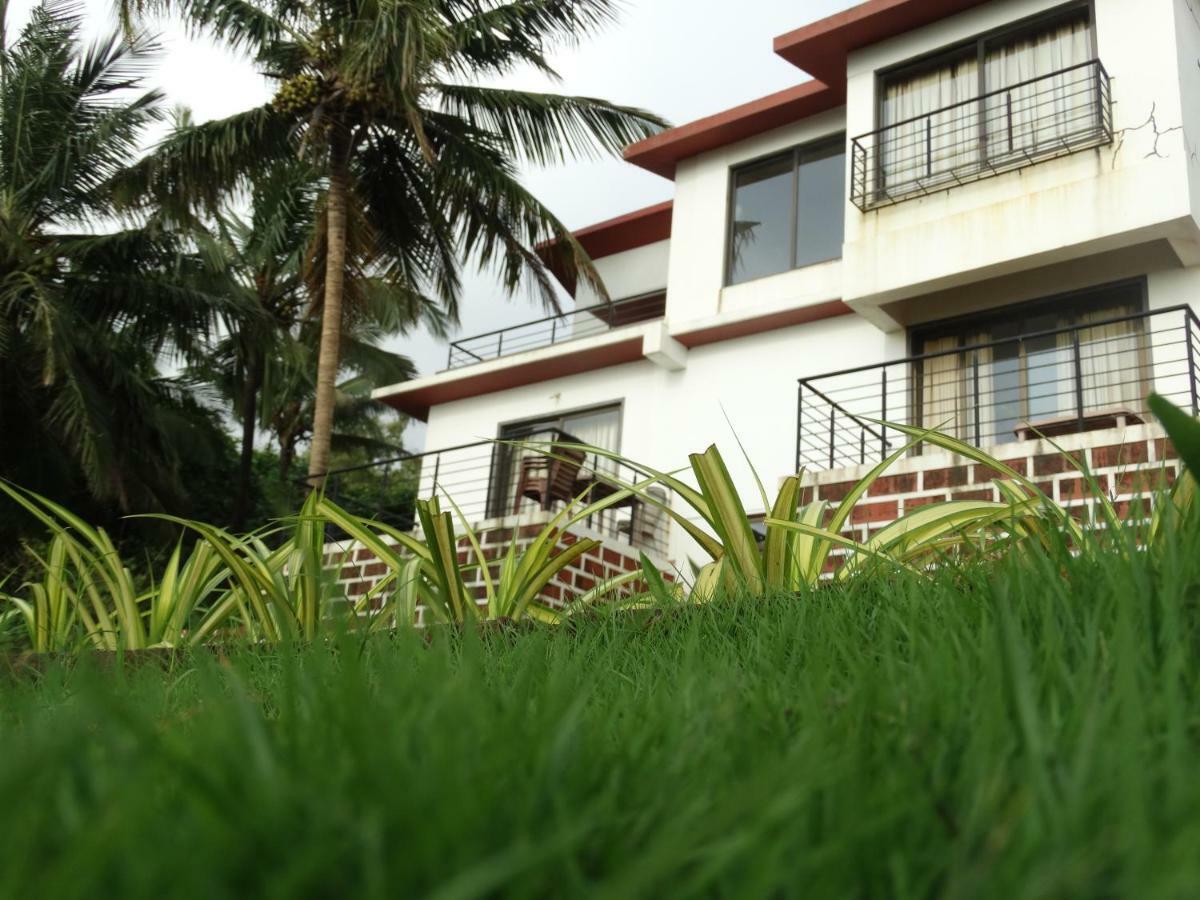 Abhishek Beach Resort And Spa Ganpatipule Exterior photo